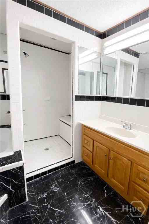 1611 E Henry St #B - Photo 3 of 6