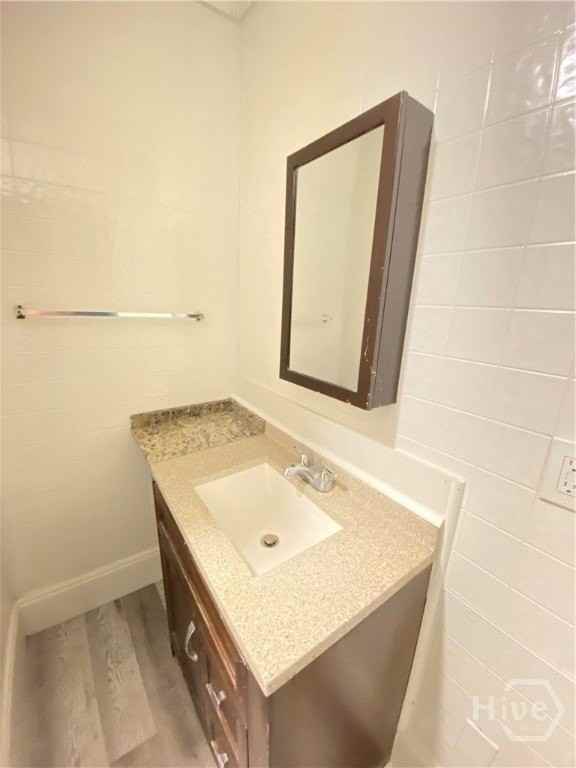 1611 1/2 E Henry St #B - Photo 4 of 8