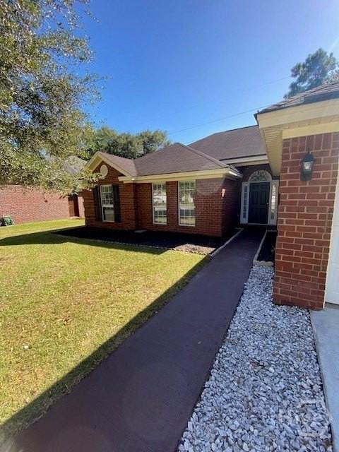 111 Laurens Ln - Photo 2 of 23