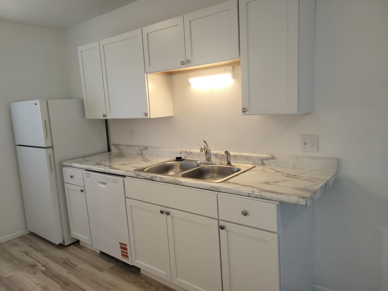 1502 Jackson Ave #4 - Photo 2 of 8