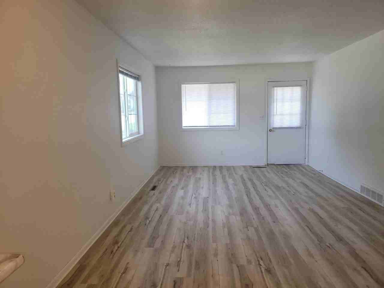 1502 Jackson Ave #4 - Photo 3 of 8