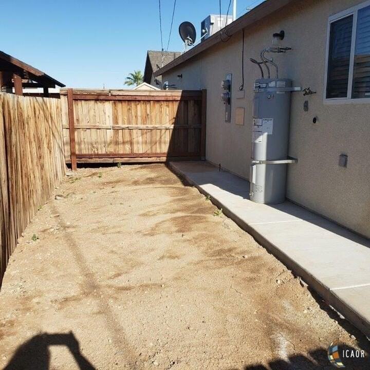 423 S IMPERIAL Unit B Ave - Photo 4 of 4