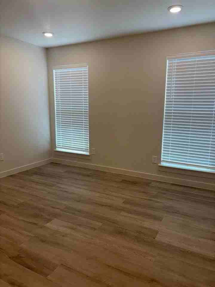 5703 Colgate St - Photo 4 of 9