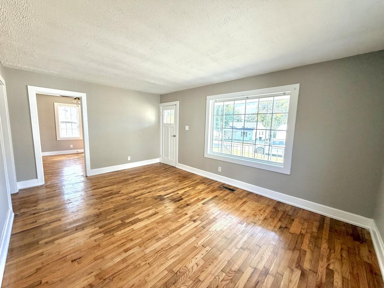 2607 Florence Dr - Photo 3 of 18