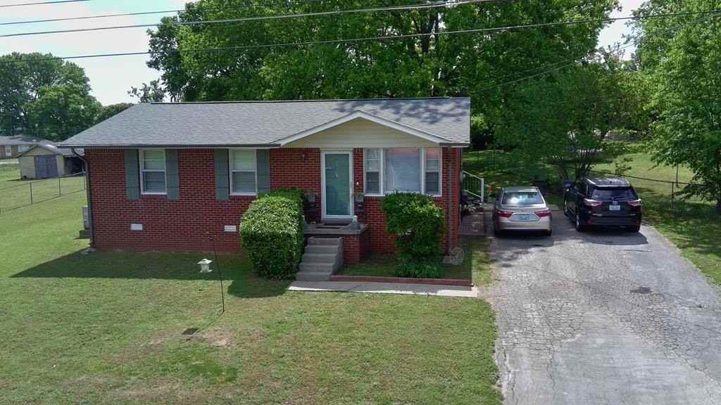 204 Crest Dr - Photo 3 of 29