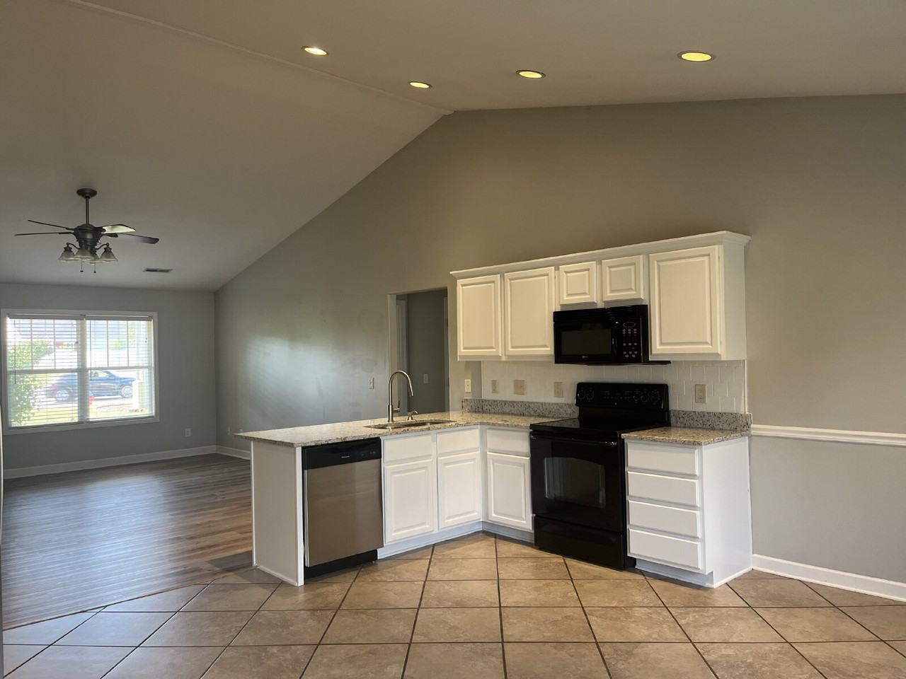 5004 Pelican Ct - Photo 4 of 25