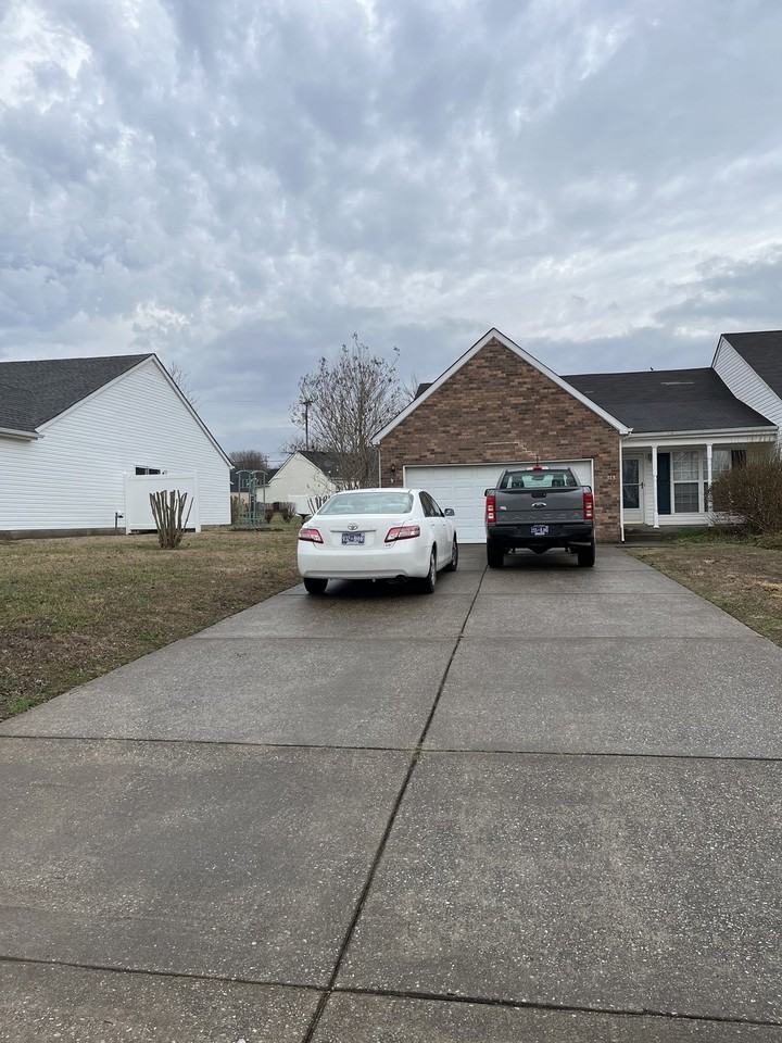 713 Dellwood Dr - Photo 2 of 20