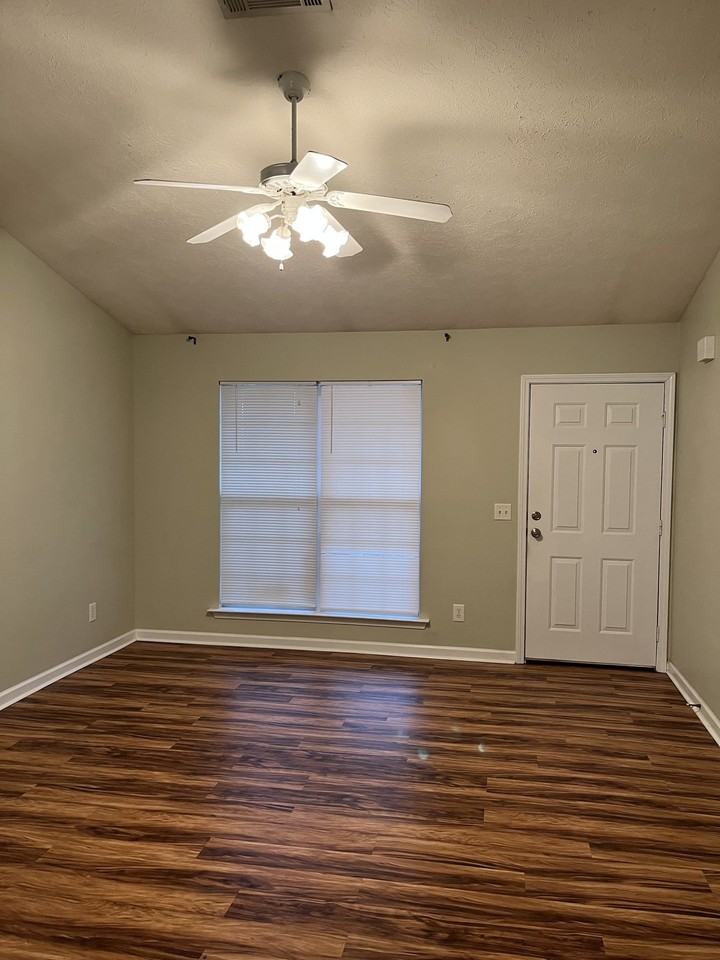 713 Dellwood Dr - Photo 4 of 20
