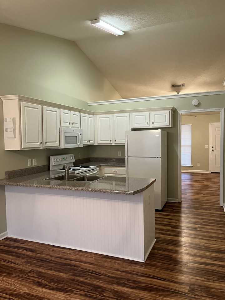 713 Dellwood Dr - Photo 5 of 20