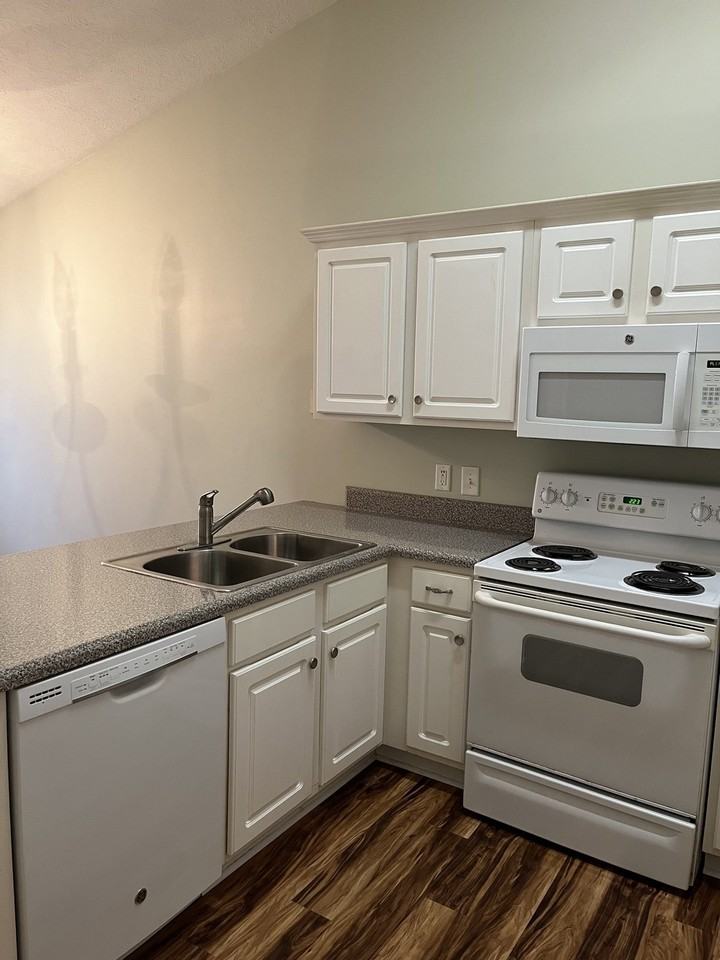 713 Dellwood Dr - Photo 6 of 20