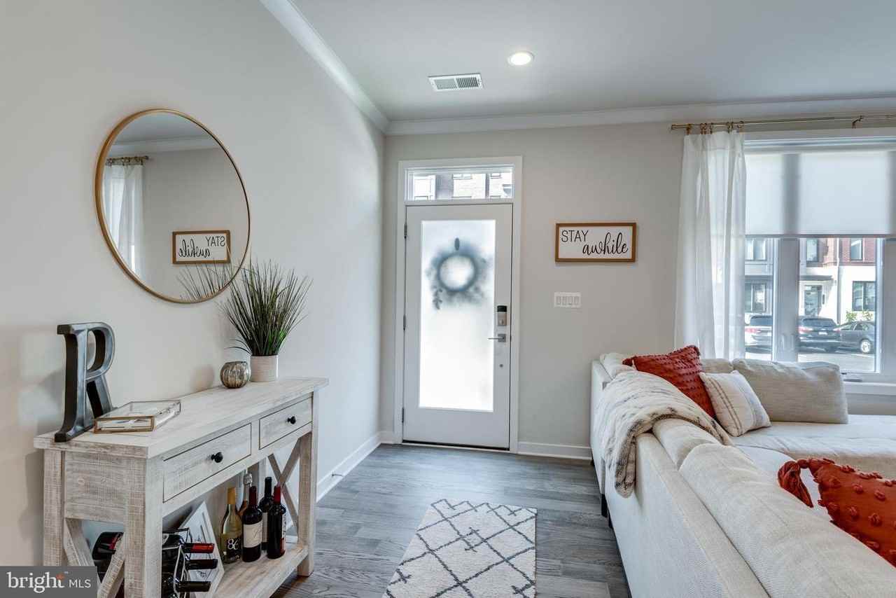 43190 Mongold Sq - Photo 2 of 21