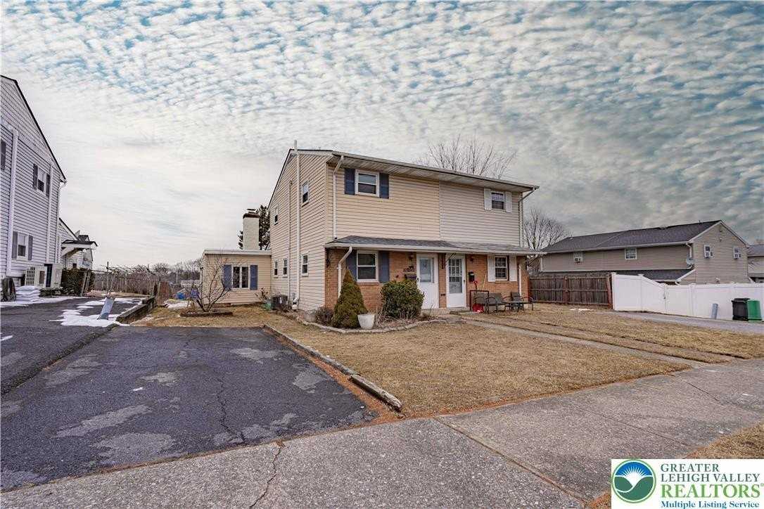 282 Poplar St - Photo 2 of 24
