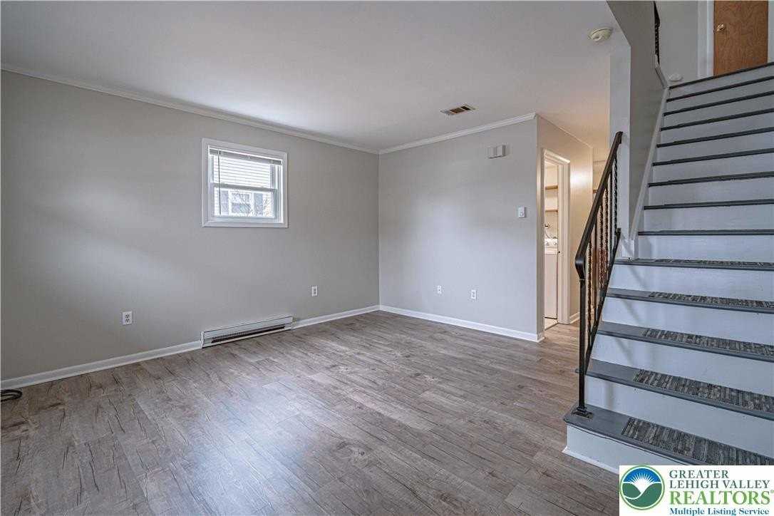 282 Poplar St - Photo 4 of 24