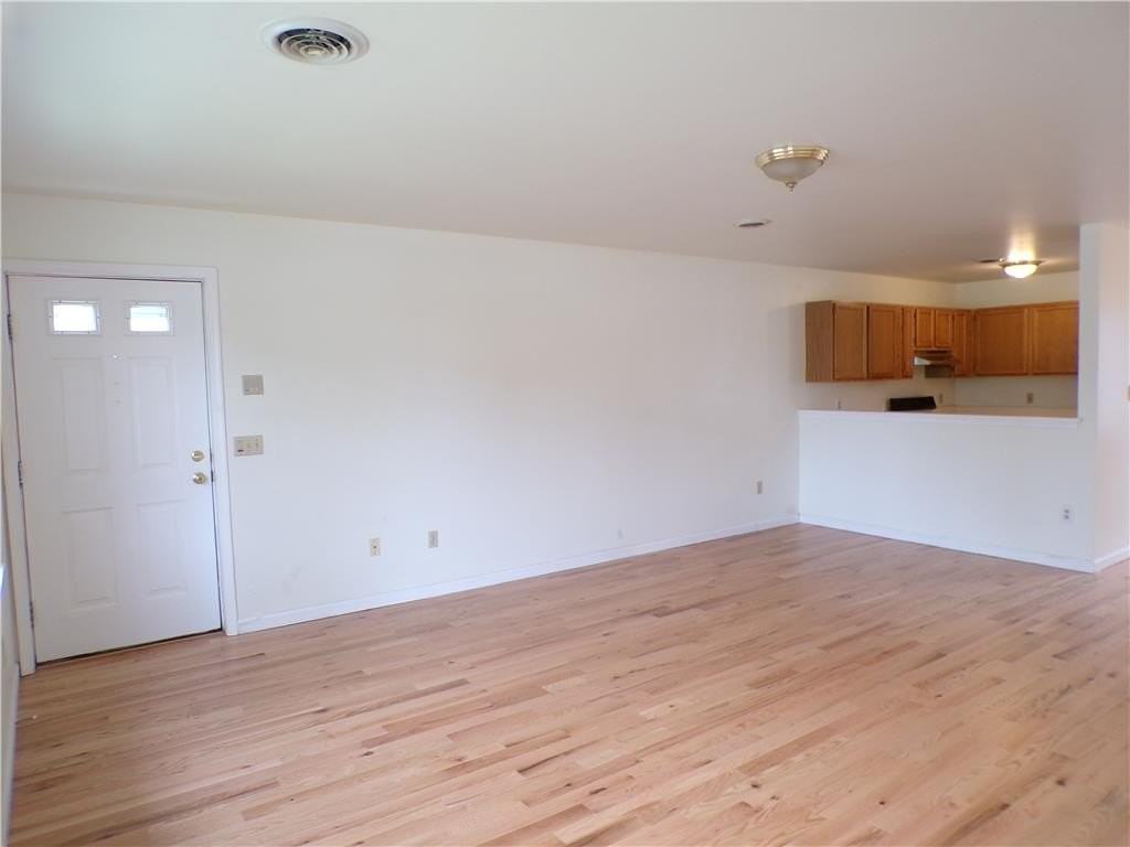 5355 Russell Ct #9 - Photo 4 of 14