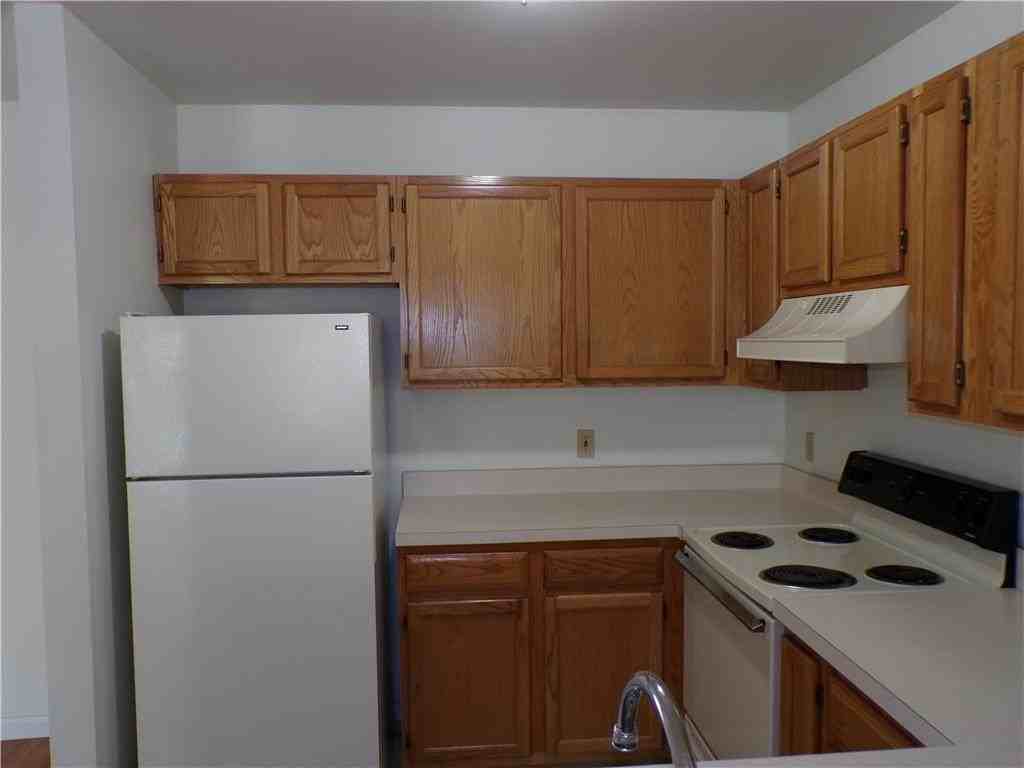 5355 Russell Ct #9 - Photo 7 of 14