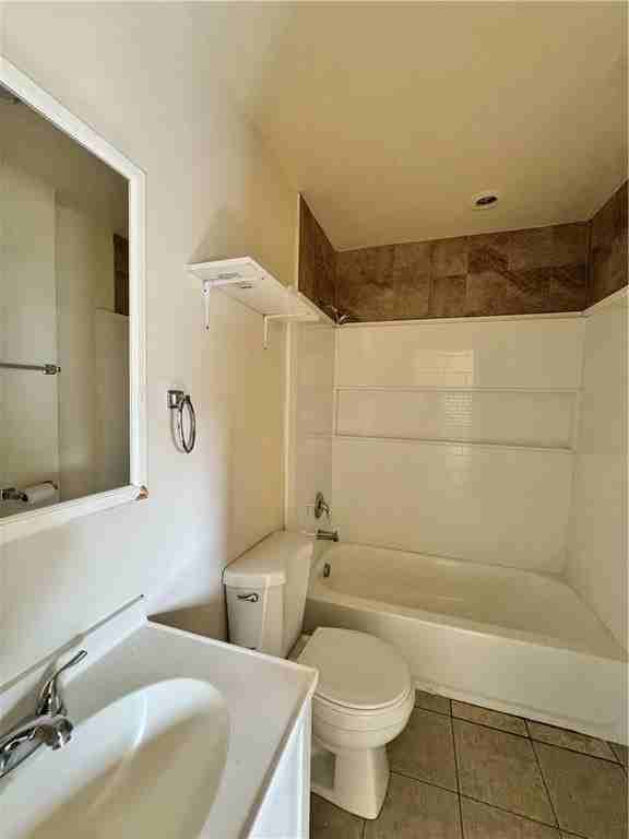 1039 Mechanic St #9 - Photo 5 of 7