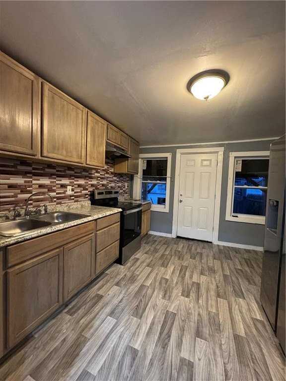 333 N Law St - Photo 3 of 9