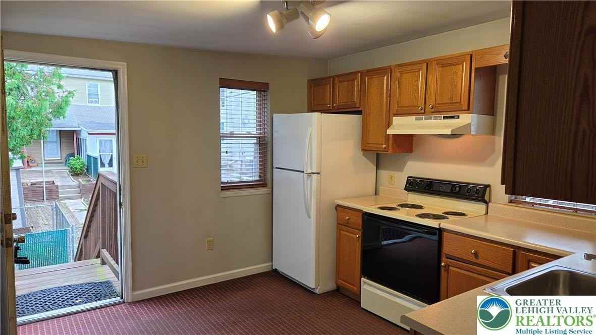 730 Crane St - Photo 6 of 10