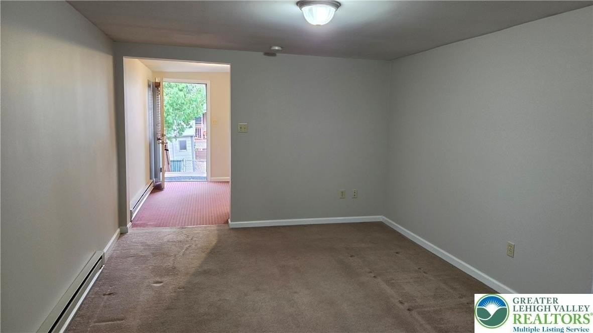 730 Crane St - Photo 7 of 10