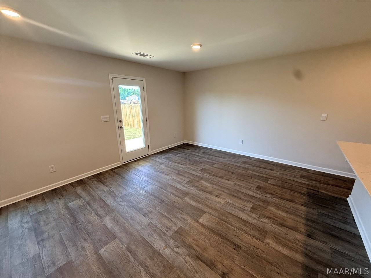 7708 Shaddix St - Photo 2 of 20