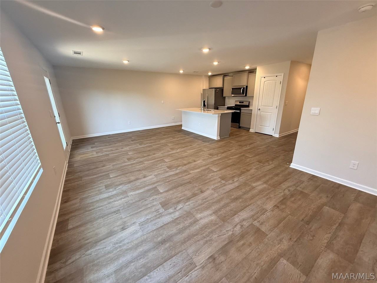 7708 Shaddix St - Photo 3 of 20