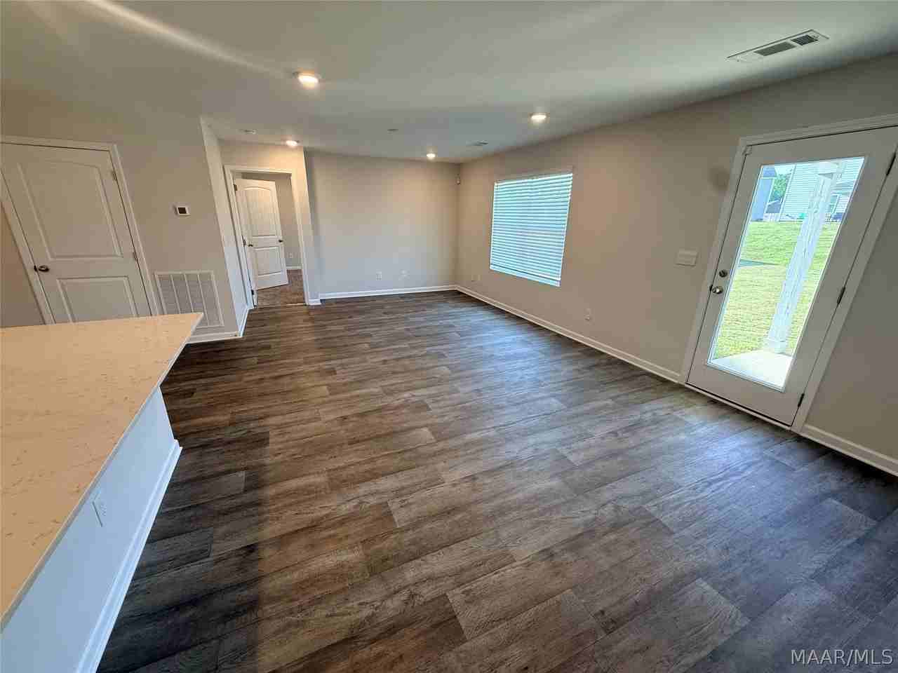 7708 Shaddix St - Photo 4 of 20