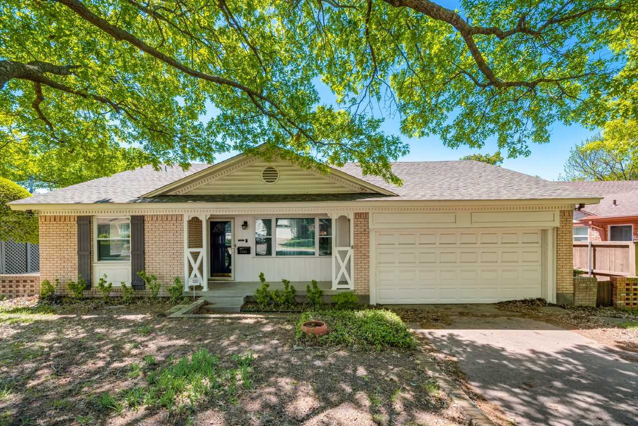 11643 Rogue Way - Photo 2 of 24