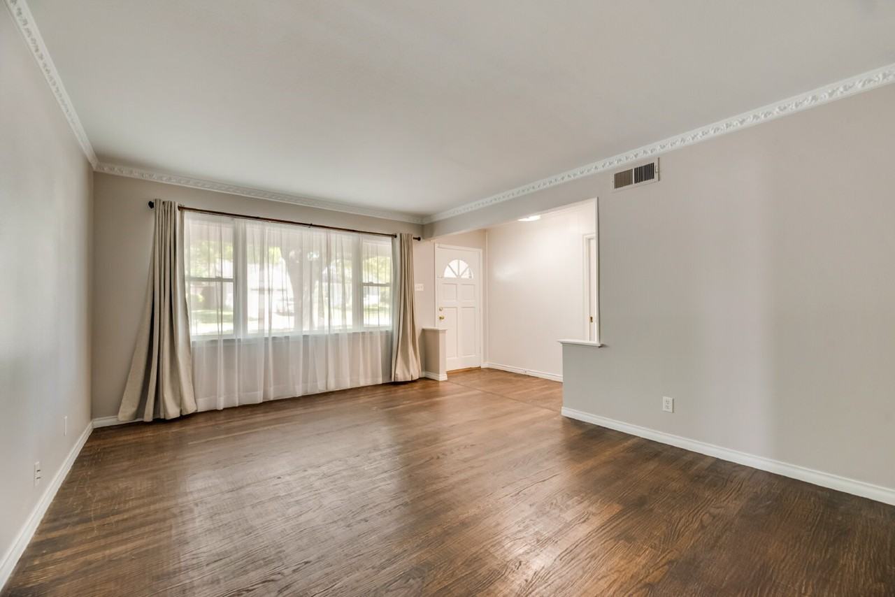 11643 Rogue Way - Photo 5 of 24