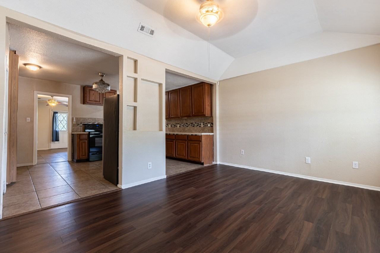 120 Nelson Ave - Photo 4 of 27