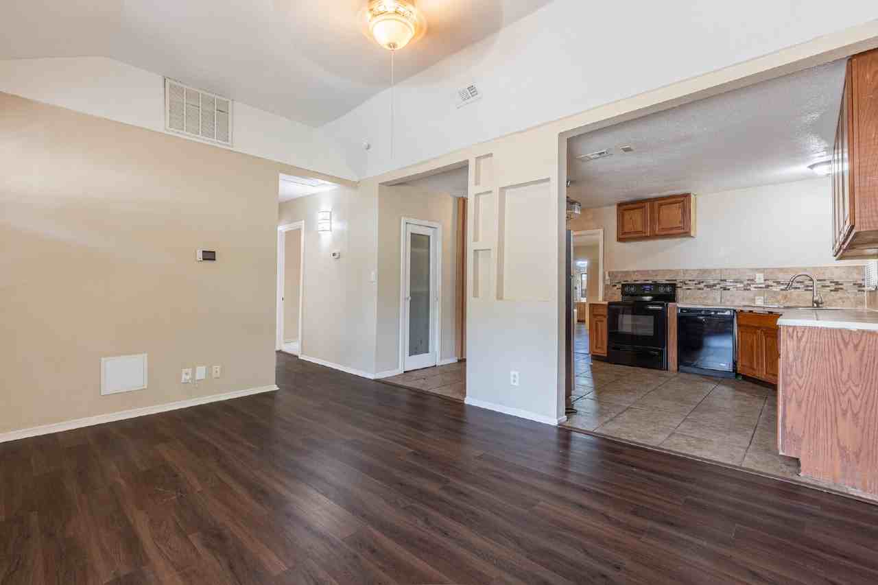 120 Nelson Ave - Photo 5 of 27