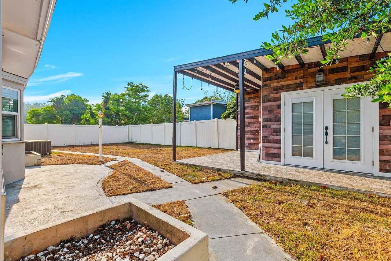 2614 W Henry Ave - Photo 4 of 17