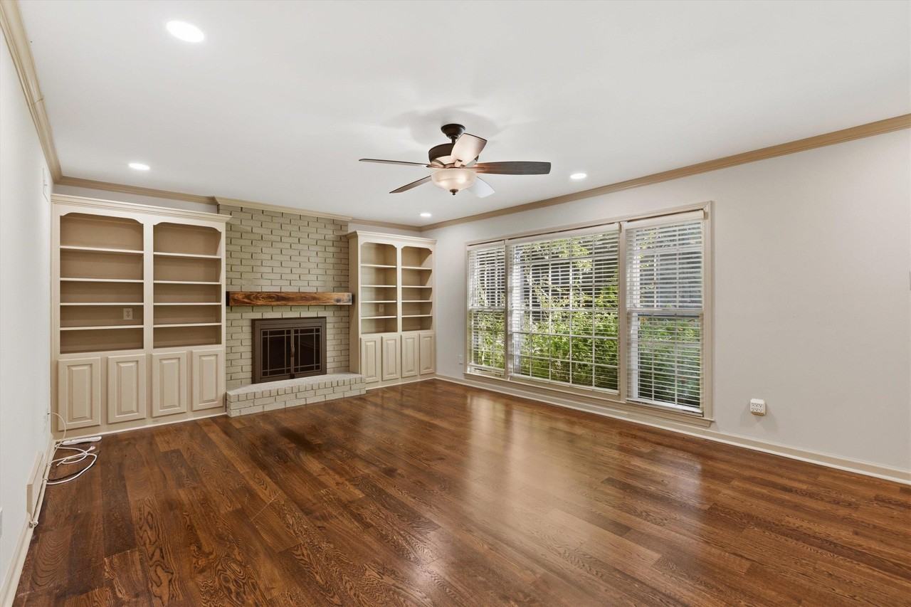 7253 Stamford Dr - Photo 4 of 29