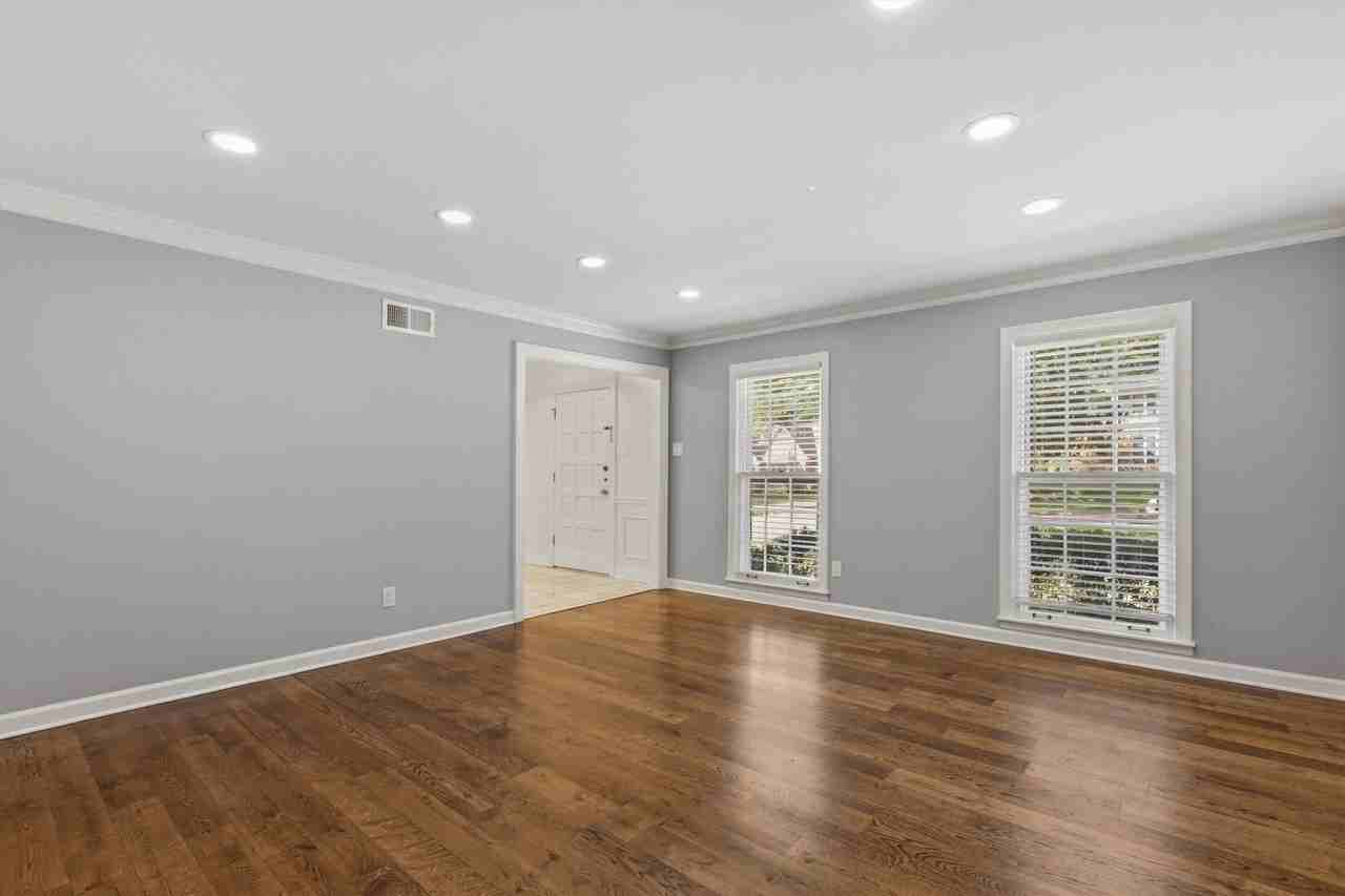 7253 Stamford Dr - Photo 7 of 29