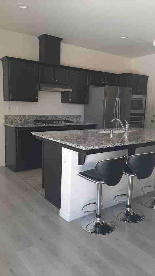 4380 Strathmore Pl - Photo 2 of 8