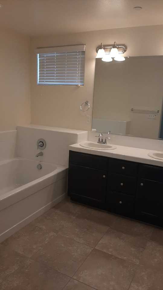 4380 Strathmore Pl - Photo 6 of 8