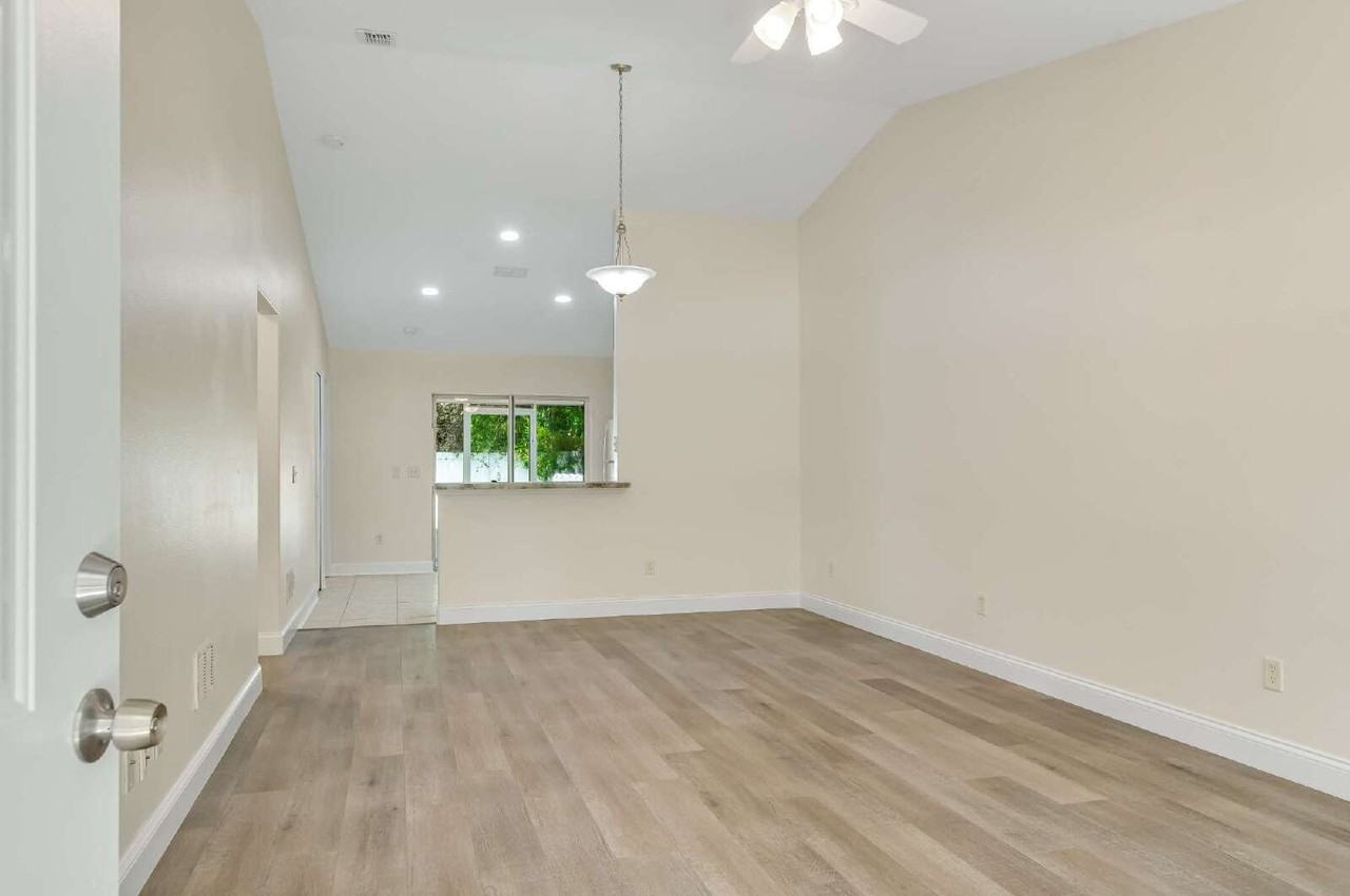 51 Wellwood Ln #A - Photo 5 of 50