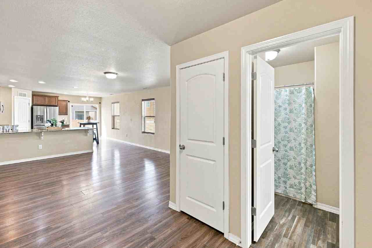 10864 Traders Pkwy - Photo 5 of 39