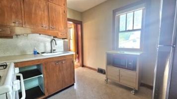 featured image of 3901 Standish Ave