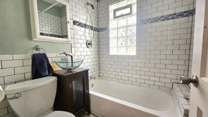 3901 Standish Ave - Photo 5 of 15