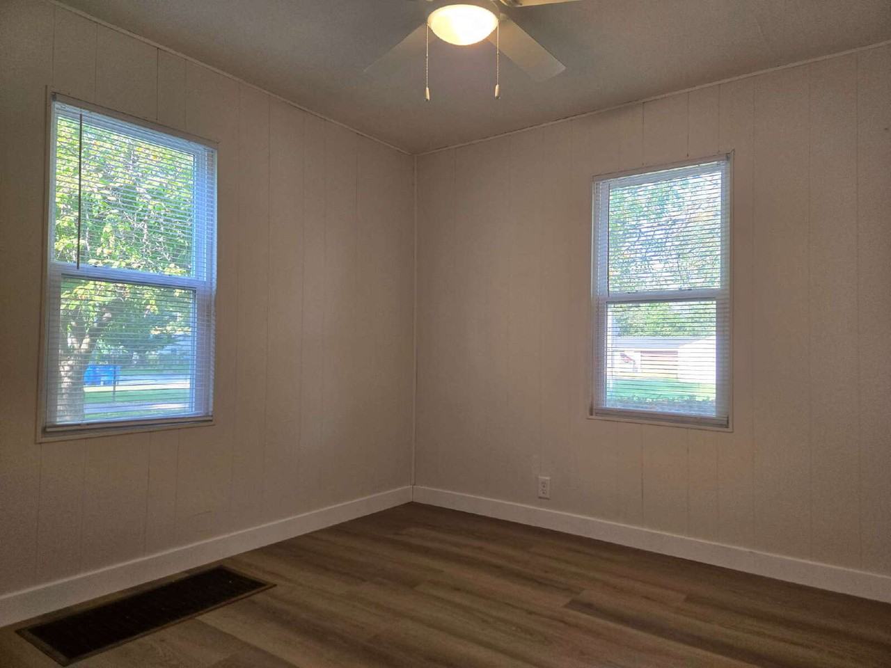 3139 S Hoover Ave - Photo 6 of 28