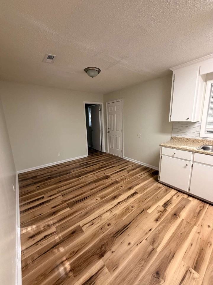 246 Parker Dr - Photo 3 of 13