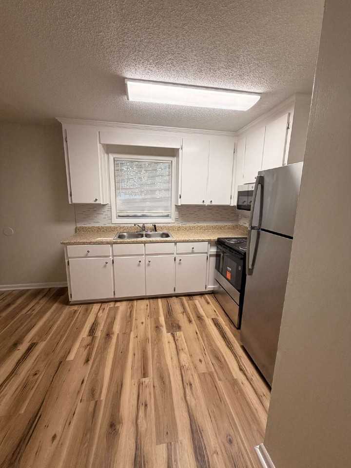 246 Parker Dr - Photo 6 of 13