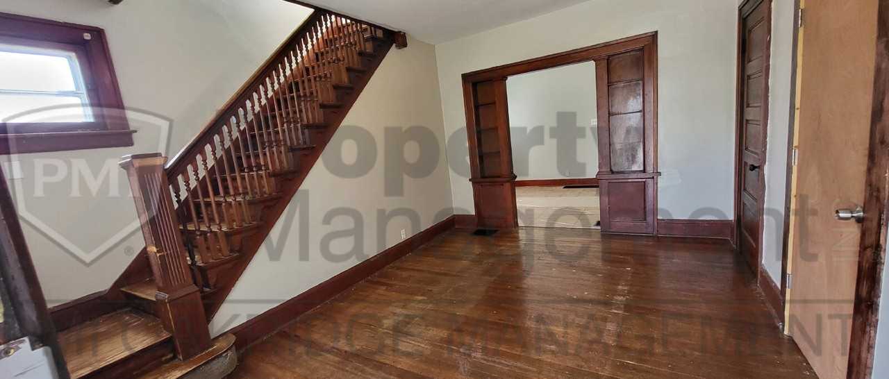 829 Camp St - Photo 2 of 16