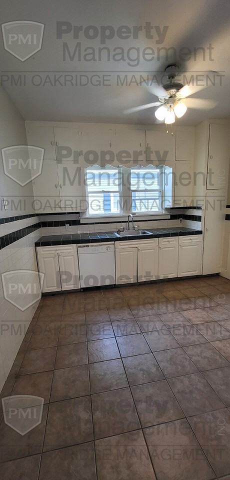 829 Camp St - Photo 5 of 16