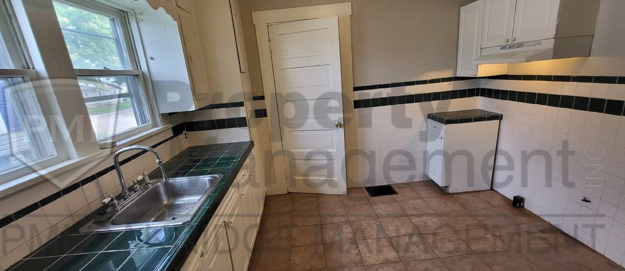 829 Camp St - Photo 6 of 16