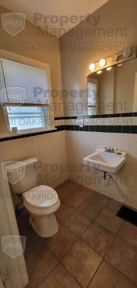829 Camp St - Photo 7 of 16