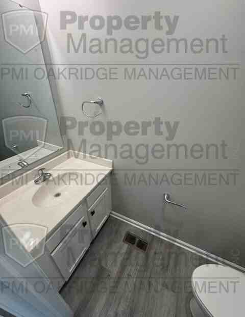 241 Bruns Dr - Photo 4 of 17
