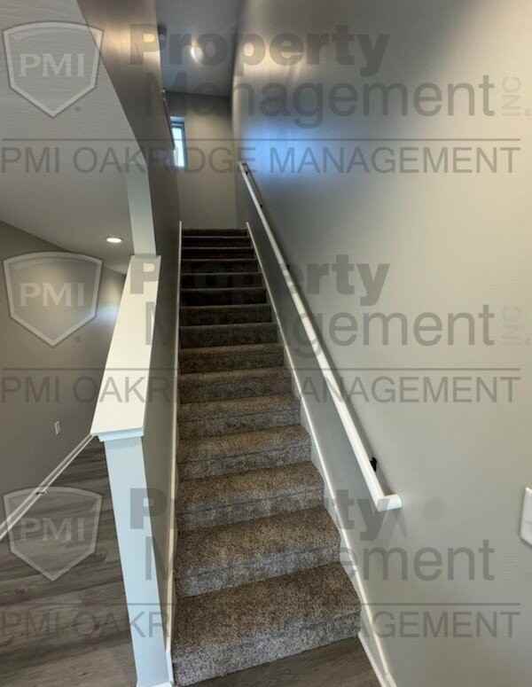 241 Bruns Dr - Photo 7 of 17
