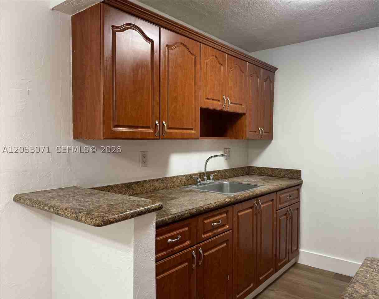 7208 Fairway Dr #I14 - Photo 5 of 10