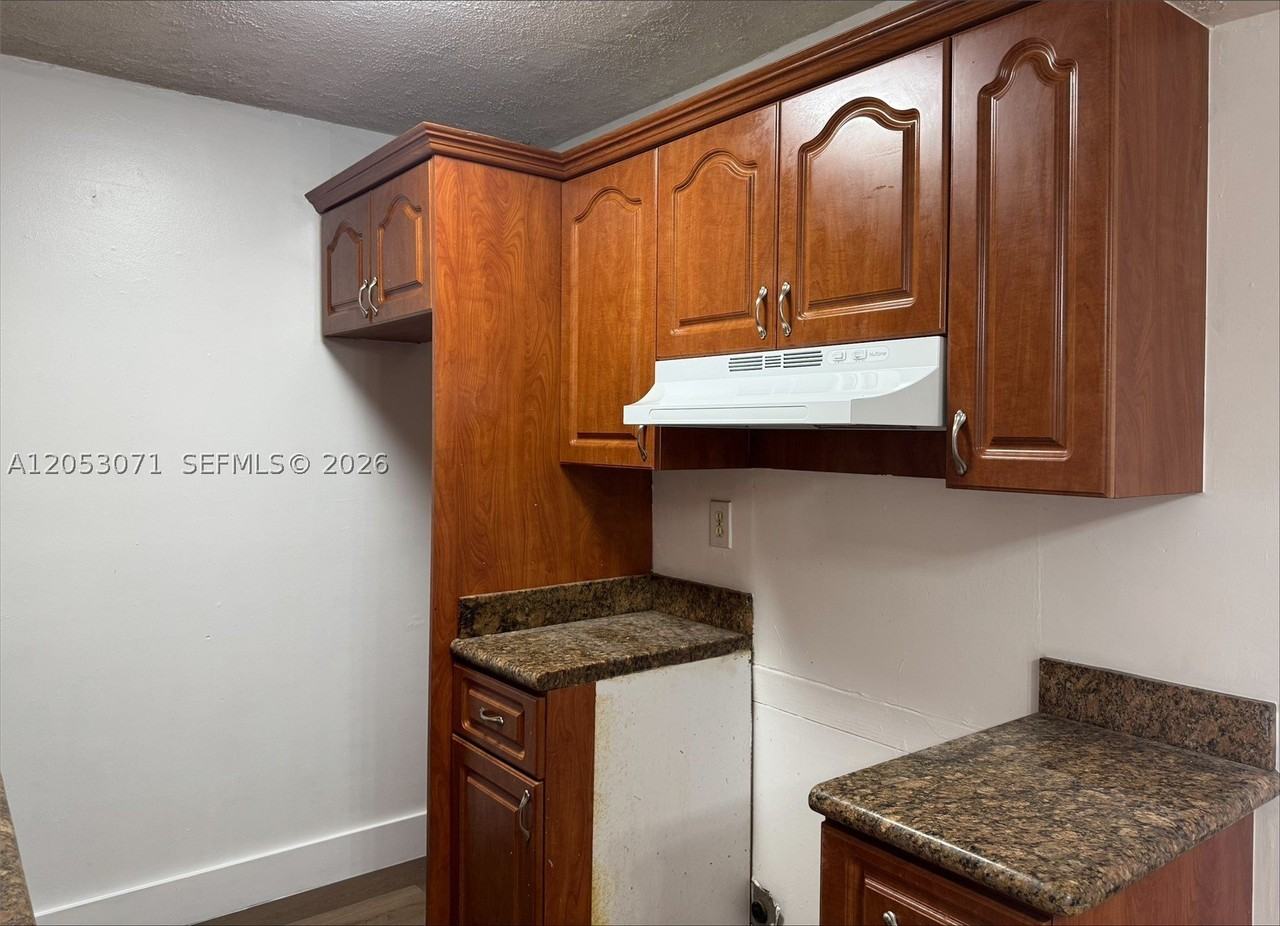 7208 Fairway Dr #I14 - Photo 6 of 10